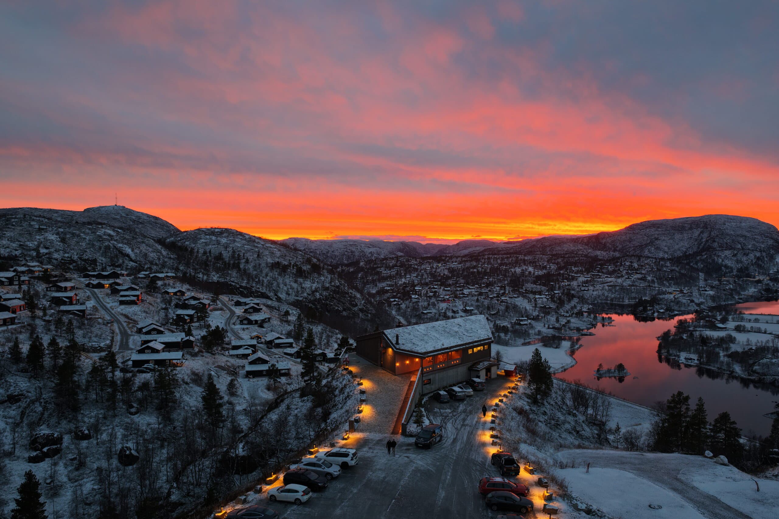 Slottet-Sirdal-solnedgang